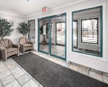 Top Floor Vaulted Ceiling Condo| 2Bed   Den | Underground Parki - Photo 16