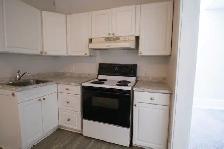 1 Bedroom Apartment with skylights in Welland! - Photo 3