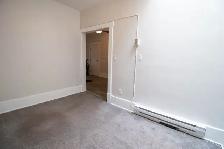 1 Bedroom Apartment with skylights in Welland! - Photo 6