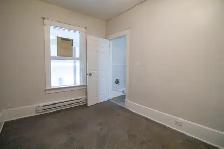 1 Bedroom Apartment with skylights in Welland! - Photo 8