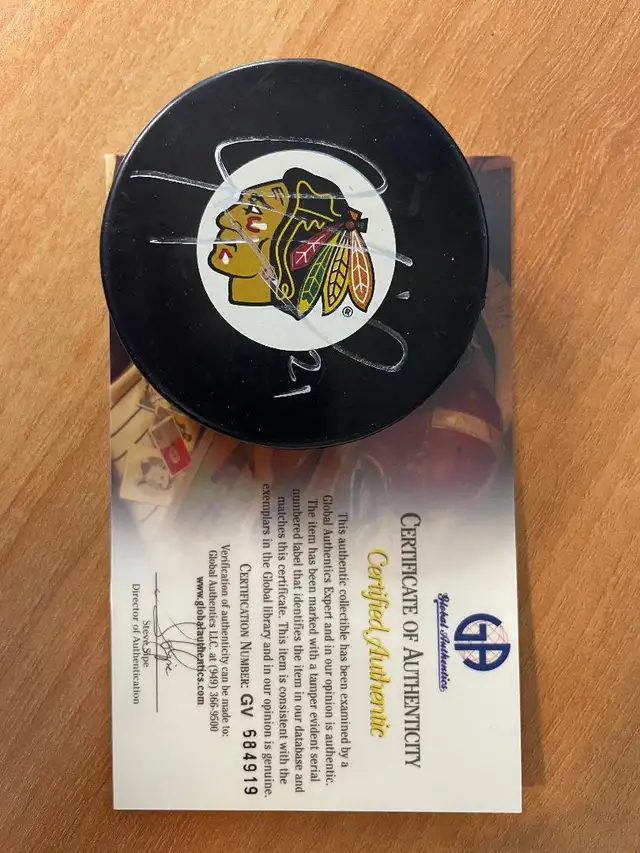 Jeremy Roenick Chicago Blackhawks Autographed Puck with CoA