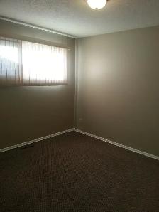 Half duplex in Shaunavon with Garage – Only $900! - Photo 5