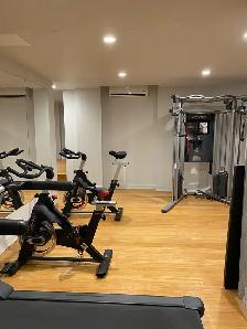 Spacious 16-ftceilings Loft 2-BDs Condo for Ren - Photo 2