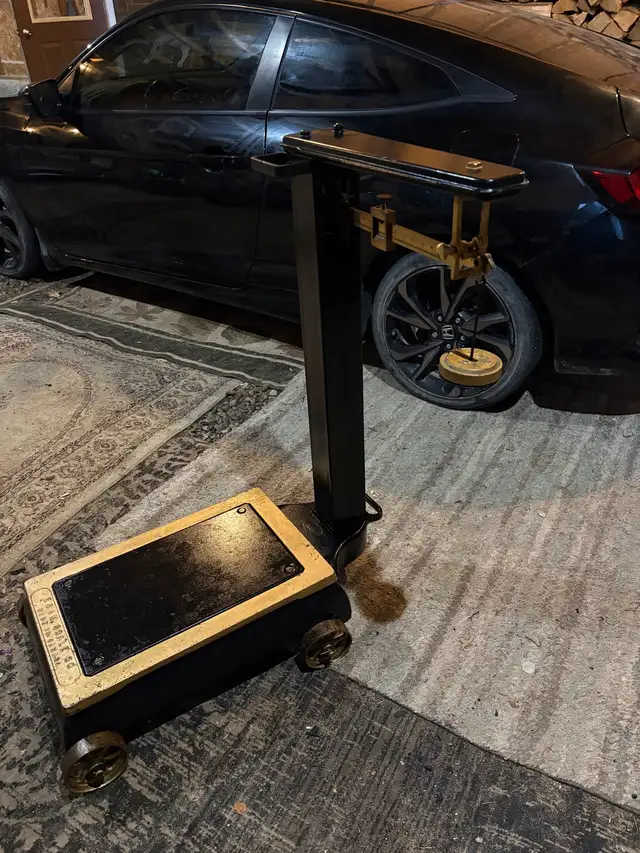 Vintage B.S. & M Platform Scale