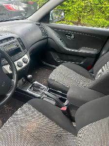 2010 Hyundai Elantra - Photo 4