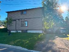 Spacious Main-Level Rental Near McMaster University - Photo 10