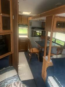 1998 Vanguard 5th Wheel Travel Trailer - Photo 4