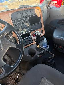 Daycab LOW km manual 10 speed intl prostar - Photo 3