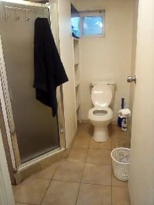 Roommate wanted unfurnished room $600 Scarborough area - Photo 7