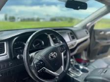Toyota Highlander - Photo 2