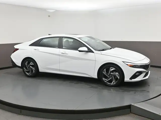 2025 Hyundai Elantra Preferred Tech Sunroof, Bluelink, Apple/And