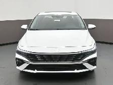 2025 Hyundai Elantra Preferred Tech Sunroof, Bluelink, Apple/And - Photo 2