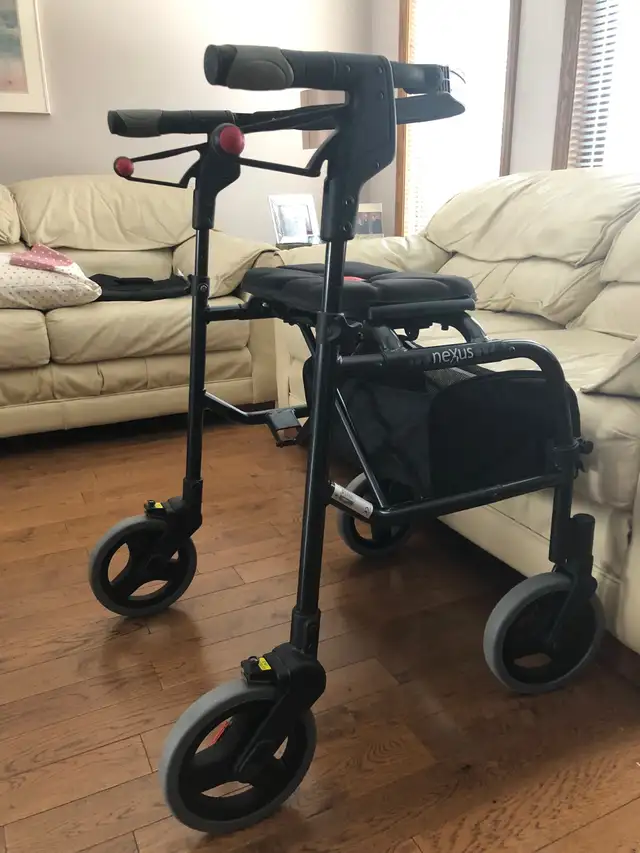 NEXUS ROLLATOR / WALKER
