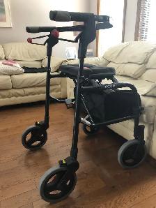 NEXUS ROLLATOR / WALKER