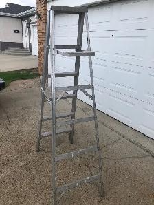 6 FOOT ALUMINUM STEP LADDER - Photo 3