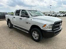 2015 Ram 3500 Crew Cab 4X4 ST 6.7L - Clean Title - Photo 3