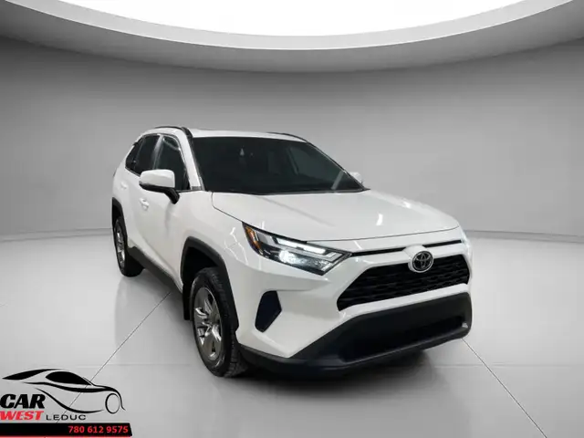 Toyota RAV4 XLE 2024