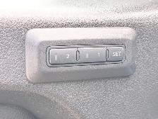 2017 Nissan Titan 4WD Crew Cab SL | Back-up cam! | Heated seats! - Photo 7