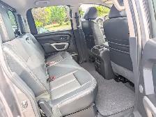 2017 Nissan Titan 4WD Crew Cab SL | Back-up cam! | Heated seats! - Photo 11