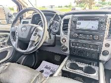2017 Nissan Titan 4WD Crew Cab SL | Back-up cam! | Heated seats! - Photo 14