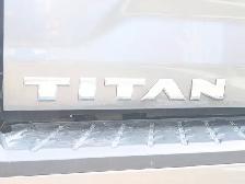 2017 Nissan Titan 4WD Crew Cab SL | Back-up cam! | Heated seats! - Photo 23