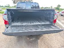 2017 Nissan Titan 4WD Crew Cab SL | Back-up cam! | Heated seats! - Photo 25