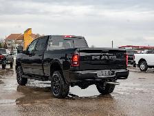 2026 Ram 2500 Black Express - Photo 6