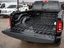 2026 Ram 2500 Black Express - Photo 8