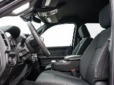 2026 Ram 2500 Black Express - Photo 17