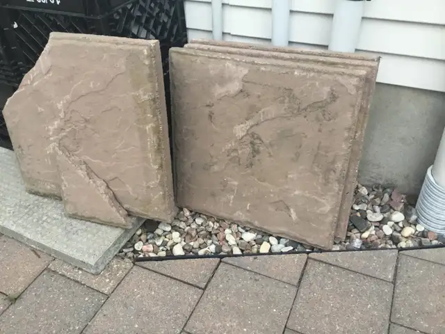 4 Patio Stones Brown 18'x18'