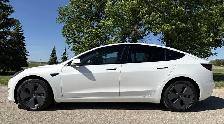 2022 Tesla Model 3 Long Range AWD ONE OWNER-NO ACCIDENTS - FSD - Photo 2