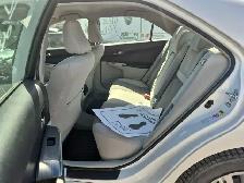 2012 Toyota Camry Hybrid - Photo 14