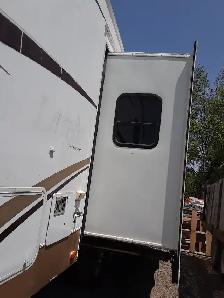 30 foot  5th wheel trailer - Photo 5