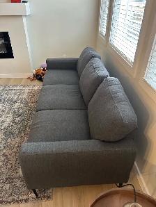 Grey Couch - Photo 2