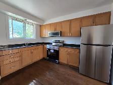 SPACEOUS 3-bedroom apartment - MAIN FLOOR - Photo 2