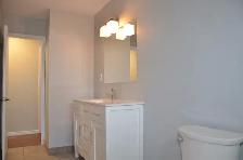 SPACEOUS 3-bedroom apartment - MAIN FLOOR - Photo 8