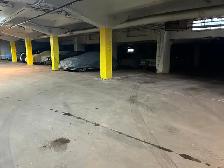 PARKING / STATIONNEMENT - Photo 3