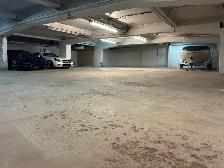 PARKING / STATIONNEMENT - Photo 4