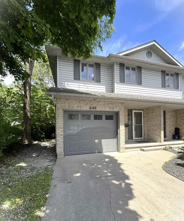 260 London Rd for lease- 3 bedroom, 3 bathroom, newly renovated!