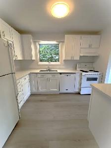 260 London Rd for lease- 3 bedroom, 3 bathroom, newly renovated! - Photo 2