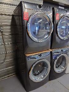 Electrolux '27' Titanium Front Load Washer / Dryer Set on Sale‼️ - Photo 2