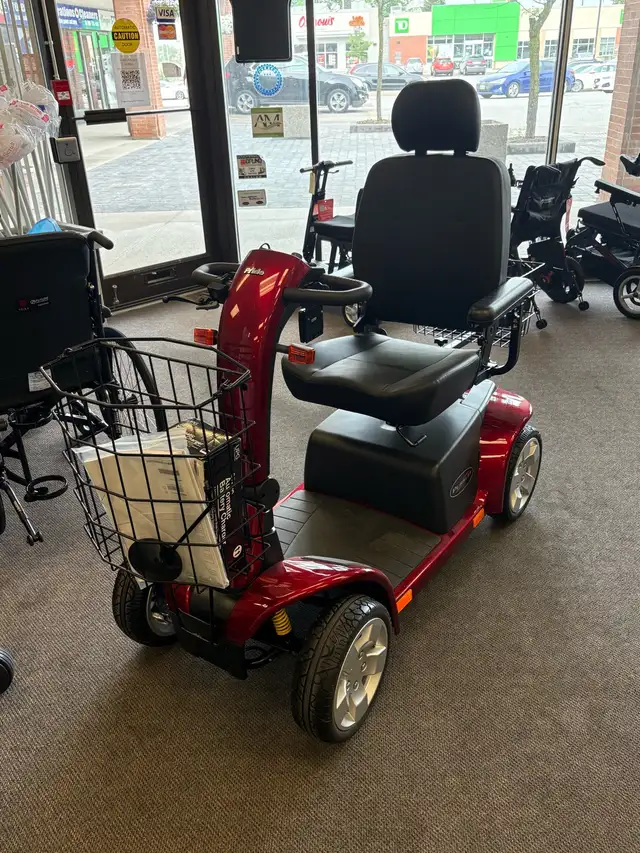 NEW Pride Pursuit ES 4 Wheeled Scooter
