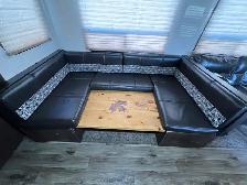 Spacious Family Bunkhouse Trailer – Room for Everyone! - Photo 11