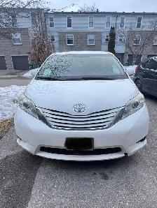 2016 TOYOTA SIENNA | Great Condition and Features