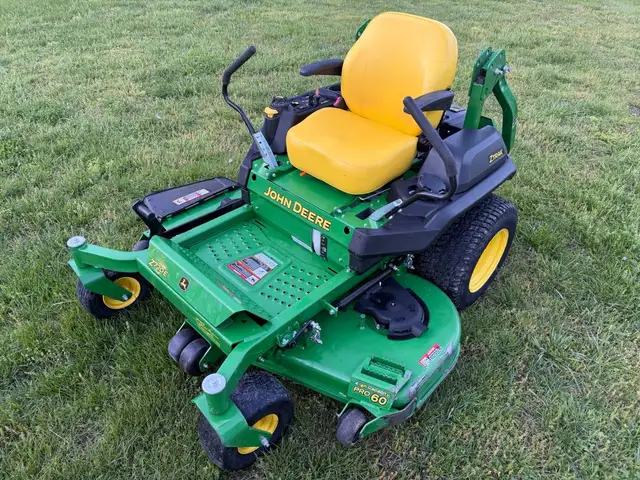 John Deere Z720E Zero Turn Mower 60"