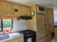 truck Camper - Photo 3