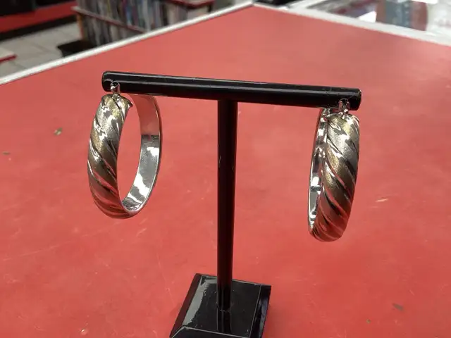 boucle d’oreille en argent anneau 3 ton