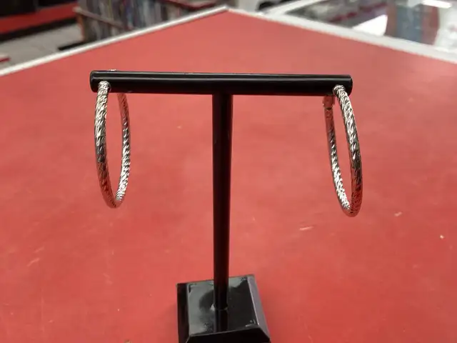 boucle d’oreille en argent anneau