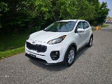 2017 Kia Sportage FWD 4dr LX Heated Seats, Reverse Camera - Photo 2