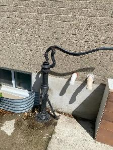 Antique Cast Iron Hand Water Pump